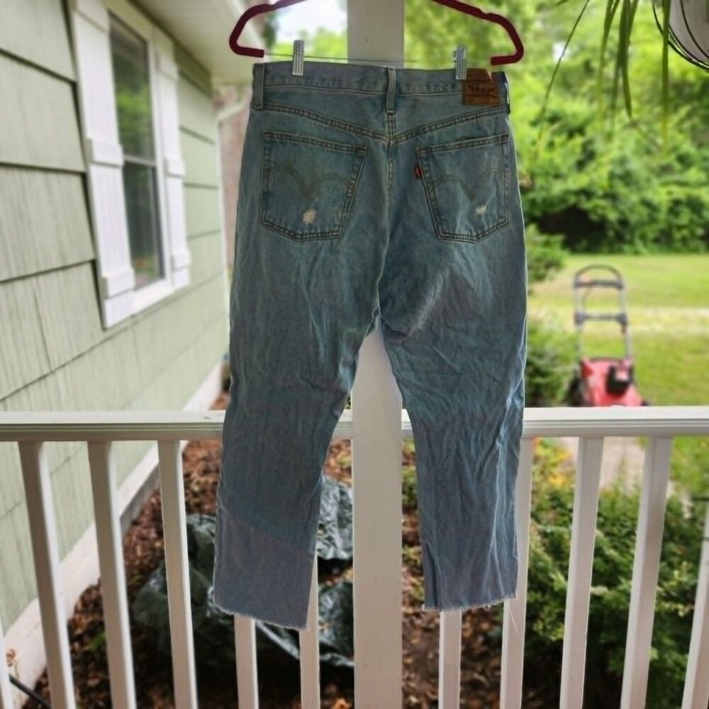 Levi Strauss & Co 501 Facded Blue Jeans Vintage Distressed, Cropped Frayed - Picture 3 of 12